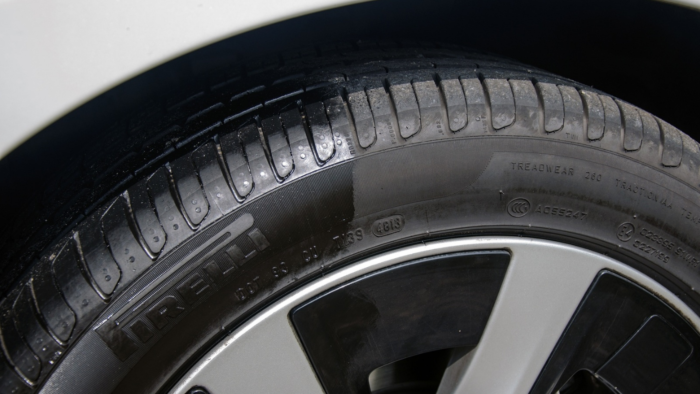 Prawidłowy montaż ciężarka klejonego krok po kroku