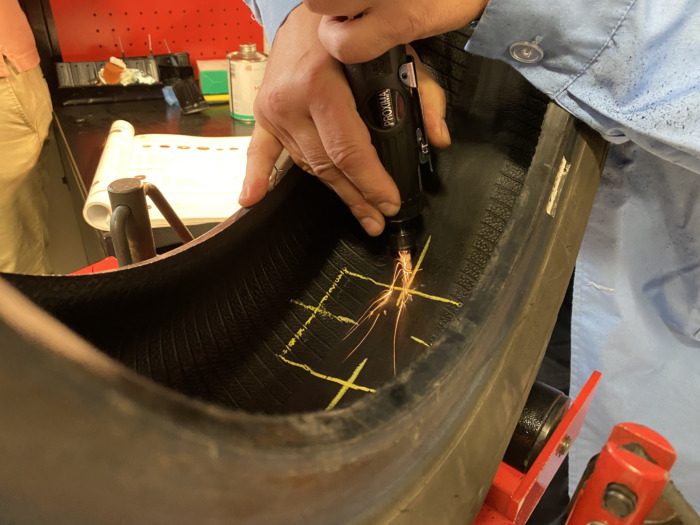 Prawidłowy montaż ciężarka klejonego krok po kroku