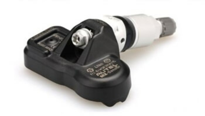 Serwisowanie systemów TPMS – wymiana zaworu